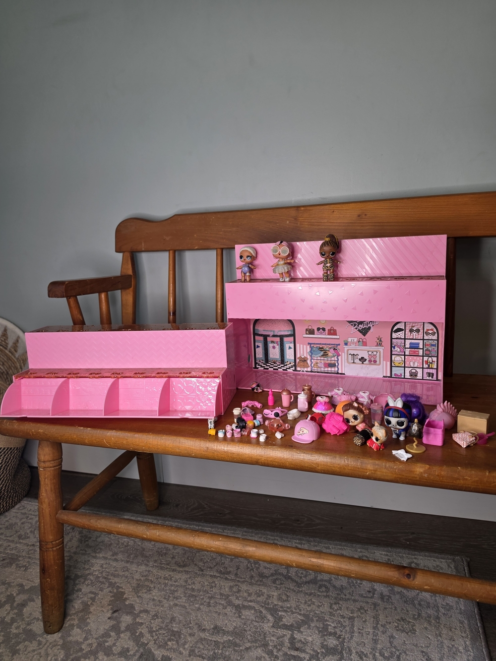 LOL Surprise 3-in-1 Pop-Up Store Display Case Mall Set + 3 Dolls & Accessories